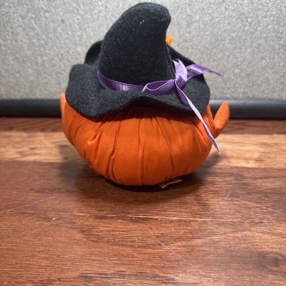 VINTAGE 1982 HALLMARK STUFFED PLUSH HALLOWEEN PUMPKIN 10" - Picture 3 of 5